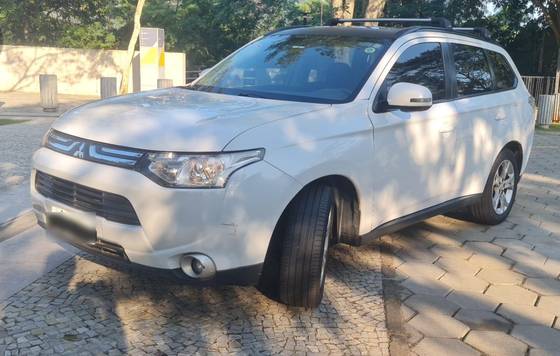 MITSUBISHI OUTLANDER 2.0 16V GASOLINA 4P AUTOMÁTICO MITSUBISHI OUTLANDER 2.0 16V GASOLINA 4P AUTOMÁTICO